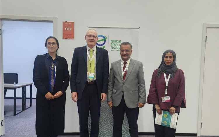 رئيس وفد بلادنا يبحث مع مرفق البيئة العالمي تعزيز دعم المشاريع البيئية و المناخية في اليمن