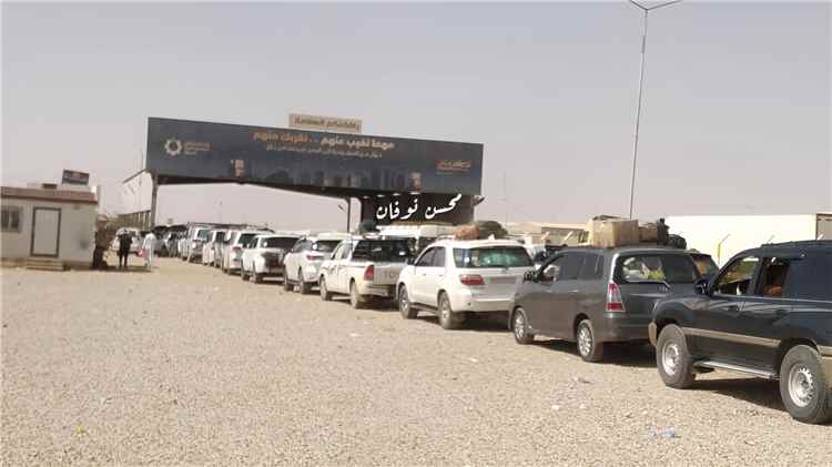 المشهد اليمني - زحام شديد على منفذ الوديعة الحدودي مع دخول المسافرين إلى السعودية