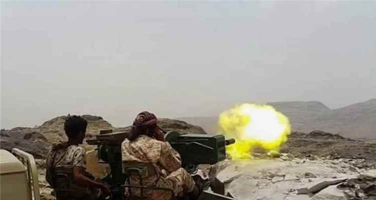 سقوط 11 جنديا بين شهيد وجريح إثر هجوم حوثي مباغت جنوب مارب