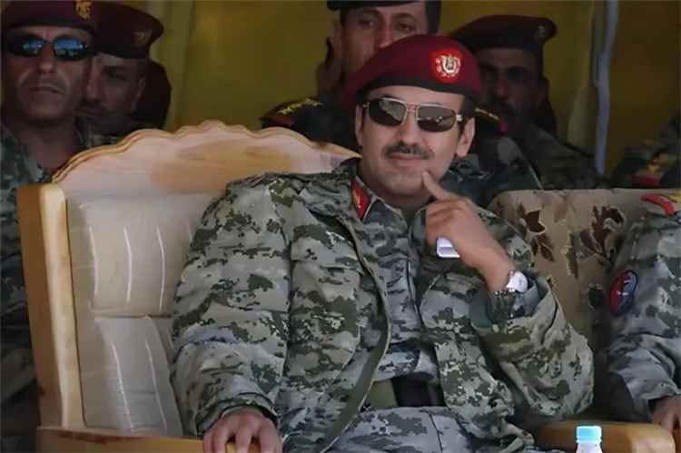 سياسي سعودي مخاطبًا أحمد علي عبدالله صالح: من سلّم صنعاء للحوثيين لا يمكنه التنصل من ماضيه