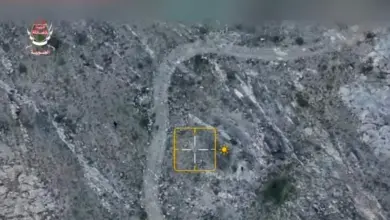 شاهد | العمالقة تنشر فيديو فرار جماعي للحوثيين من جبهة البيضاء بعد إصابتهم بحالة هلع وارتباك