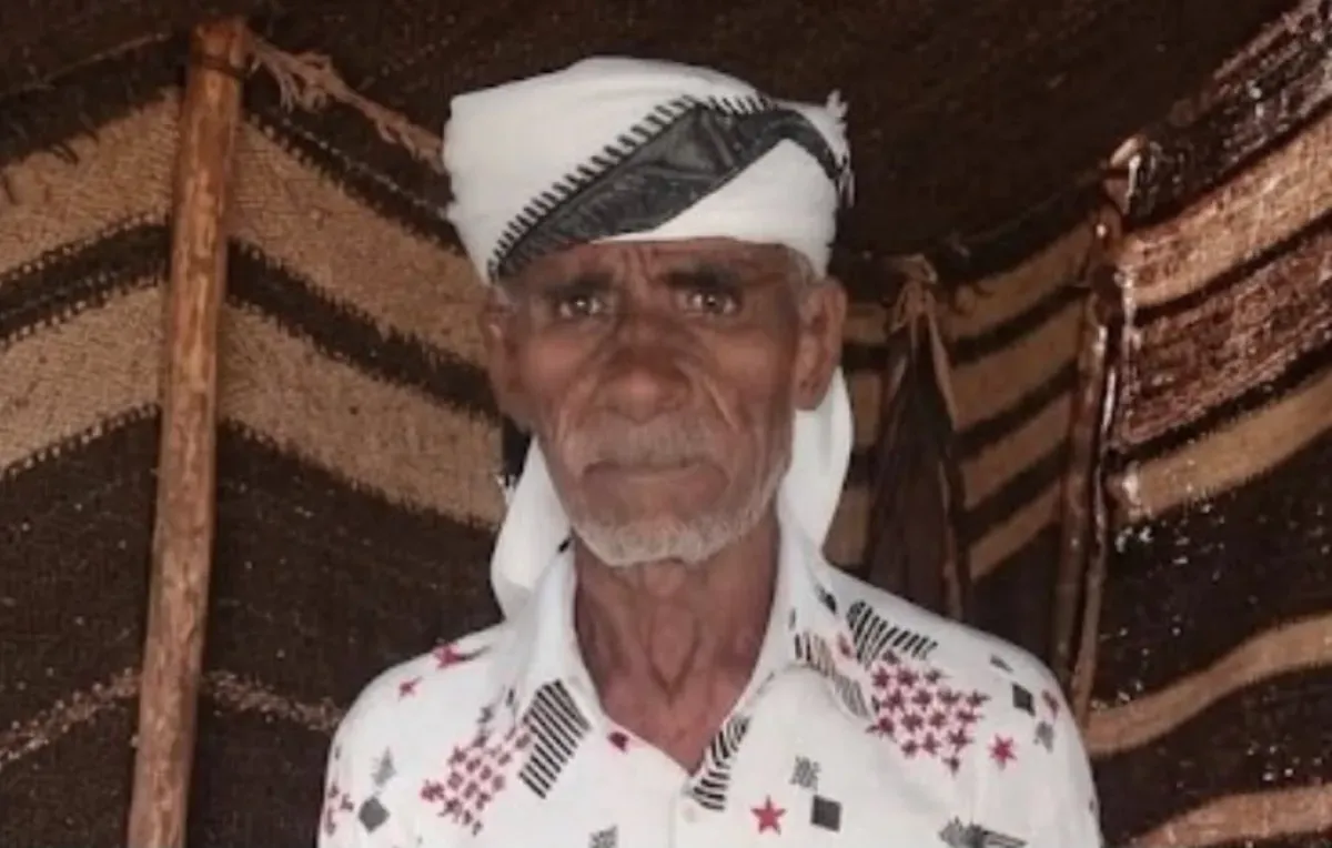 شاهد | نزعوا أسنانه وأظافره وتركه يعاني.. وفاة مسن يمني تحت تعذيب وحشي في سجون الحوثيين بالحديدة