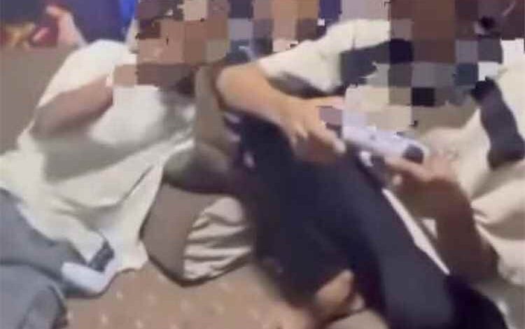 شرطة الآداب بساحل حضرموت تضبط صانع محتوى لنشره مقطعاً مخالفاً للآداب العامة