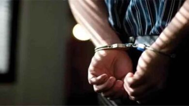 شرطة المهرة تضبط متهمين في قضية خيانة أمانة بمبلغ 593 ألف ريال سعودي
