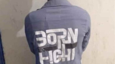 المشهد اليمني - شرطة عسيلان بشبوة تلقي القبض على مطلوب أمني صادر بحقه أمر قبض من نيابة تعز في قضية قتل