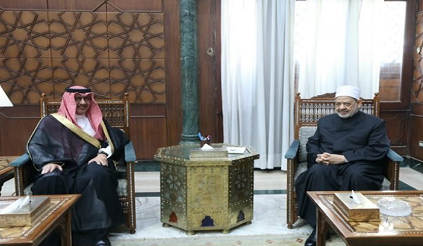شيخ الأزهر يشيد بجهود خادم الحرمين وولي العهد في خدمة قضايا الأمتين العربية والإسلامية