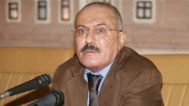 صحفي يستحضر تجربة صالح مع صحيفة "الناس".. وينتقد أداء العليمي في إدارة الإعلام الرسمي