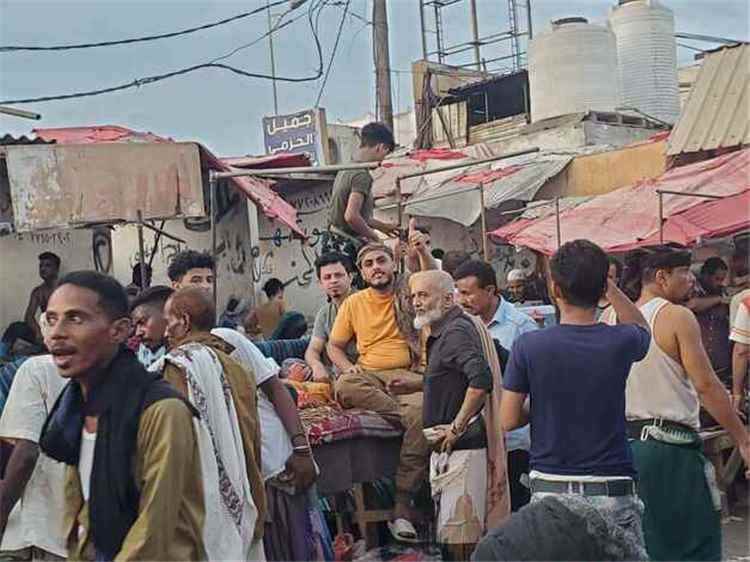 صدمة في عدن.. مقاولو القات يعلنون الإضراب بعد قفزة صاروخية في الضرائب (تفاصيل)