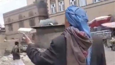 المشهد اليمني - صرخة ألم وقهر جديدة لـ مسن يمني في صنعاء: ارحمونا... ذهبنا جوع... الله لا يوريكم الجوع