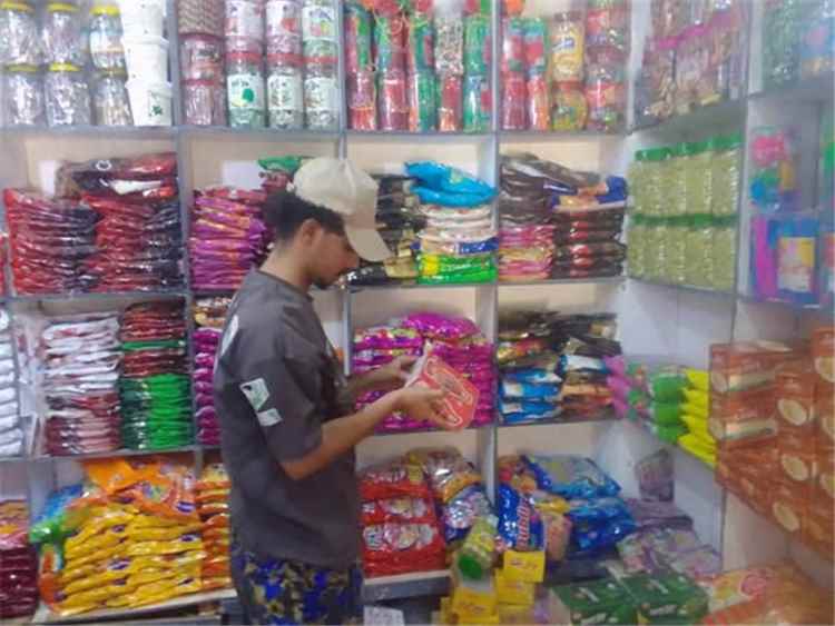 صناعة صيرة بعدن تستمر بالرقابة على أسواق البز والكدر لمتابعة الأسعار