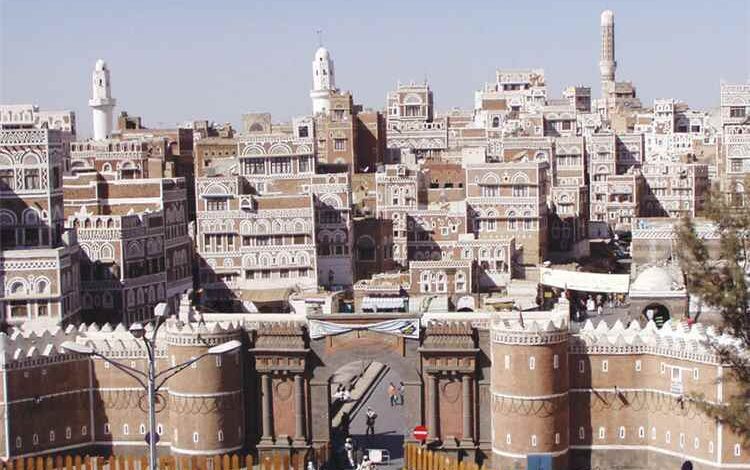 صنعاء تترقب.. اختفاء قيادات حو_ثية وتحركات أمنية تثير قلق السكان