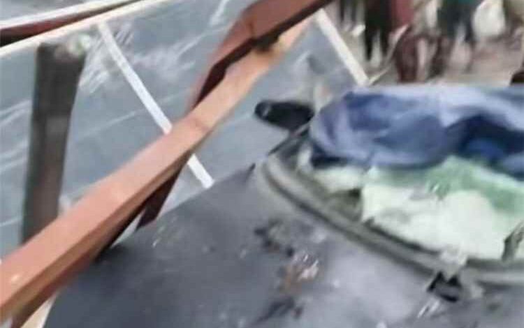 المشهد اليمني - صنعاء تستيقظ على فاجعة.. أمطار غزيرة تسقط منظومة طاقة شمسية وتصيب نساءً