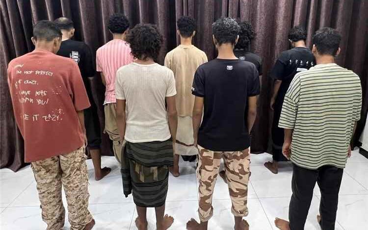 المشهد اليمني - ضربة أمنية موجعة.. مكافحة المخدرات بعدن تطيح بـ9 متهمين في قضايا ترويج وتعاطي