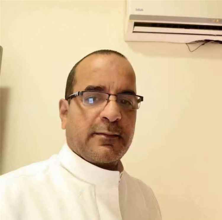 المشهد اليمني - "طعنه أثناء صلاة الجمعة".. مقتل يمني بجريمة بشعة داخل مسجد بالصومال وتفاصيل صادمة