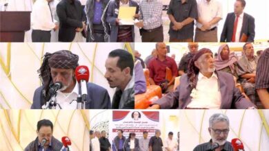 طلاب ردّوا الجميل لمعلمهم بعد أكثر من نصف قرن
