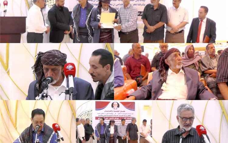 طلاب ردّوا الجميل لمعلمهم بعد أكثر من نصف قرن