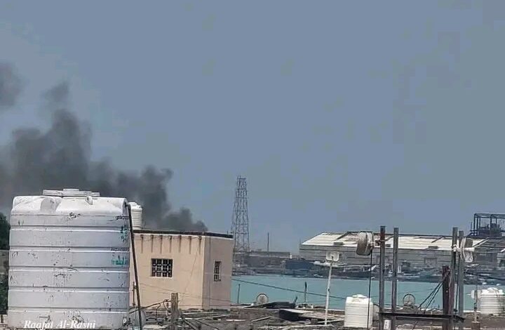عاجل: أكثر من 40 قتيل وجريح في القصف الحوثي على المخا ومحافظ الحديدة ينجو من محاولة اغتيال بصاروخ باليستي