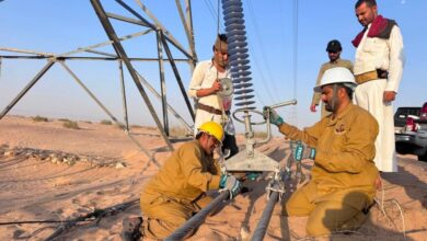 عاجل : الفرق الهندسية تنهي إصلاح أضرار تخريبية بخطوط نقل الكهرباء في مأرب وتعيد التيار للمواطنين