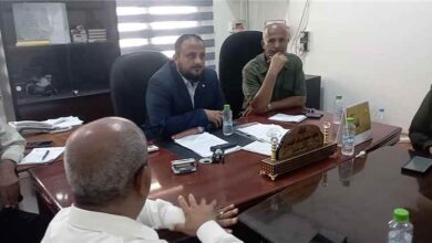 عدن.. اليزيدي يتفقد مركز شرطة القاهرة ويؤكد أهمية التنسيق لتعزيز الأمن والاستقرار