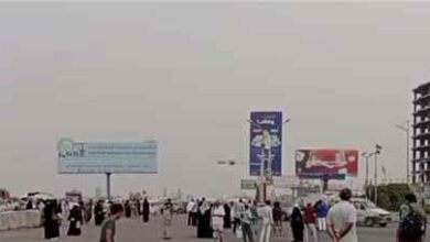 المشهد اليمني - عدن تغرق في ظلام المواصلات.. أزمة الغاز تُعطل حياة مئات الآلاف