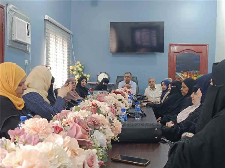 عدن : مدير عام المعلا يلتقي مدراء المدارس لمتابعة الجاهزية لاستقبال العام الدراسي الجديد