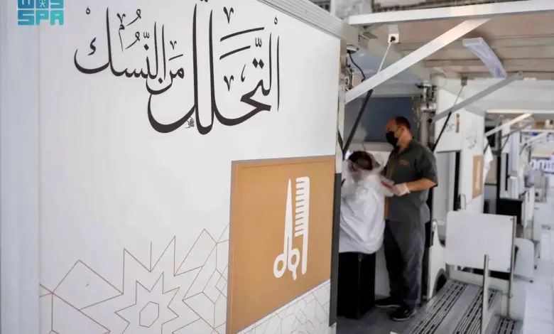 عربات التحلل من النسك مجانية وعلى مدار الساعة لضيوف الرحمن عند باب المروة بالمسجد الحرام