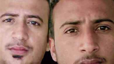 المشهد اليمني - "عشر سنوات انتظار ولم يأتِ الخبر".. رحيل مأساوي لأب يمني فقد أبناءه على يد الانتقالي