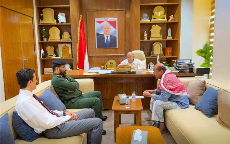عضو مجلس القيادة محافظ حضرموت يبحث مع وكيل الوادي والصحراء مستجدات الأوضاع ومستوى تنفيذ المشاريع التنموية