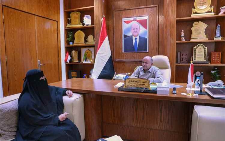 عضو مجلس القيادة محافظ حضرموت يطلع على جهود فرع الهيئة العامة لحماية البيئة بساحل حضرموت