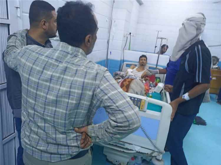 عقب حادثة حريق شقة العمائر المثلثة.. الزهري يطمئن على المصابين ويعزي أسرة الطفل المتوفى
