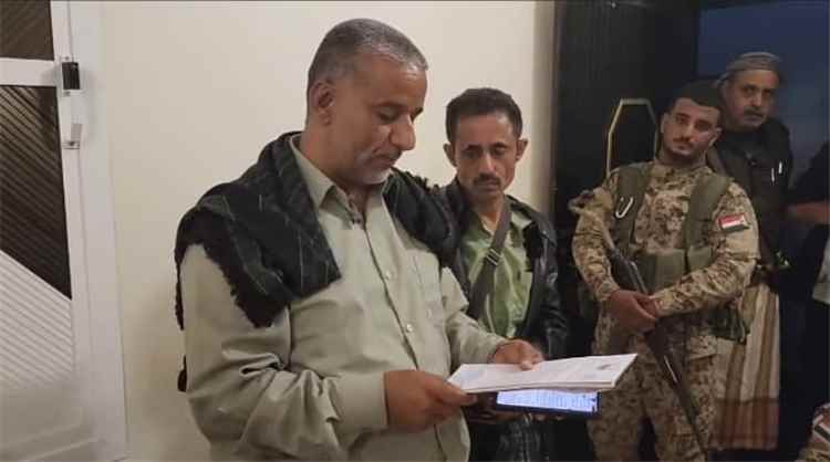 عقب زيارة محافظ أبين ليافع.. مدير مجمع الوسطي يشكر أبناء شعب العرمي ويثمن تجاوب المحافظ