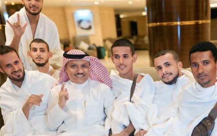 عقب وصولهم إلى مكة المكرمة.. معتمرو الصم والبكم يشيدون بجهود محافظ أبين وحفاوة الاستقبال وكرم الضيافة