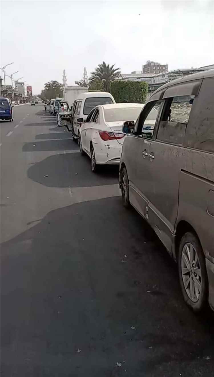عودة الغاز إلى عدن.. انفراجة مفاجئة تُنهي كابوس الطوابير ومواطنون يتنفسون الصعداء