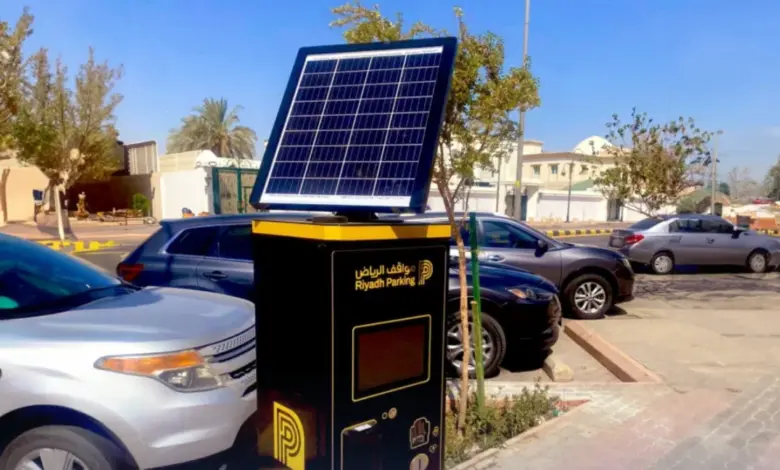 غرامة الـ200 ريال تُربك مستخدمي «مواقف الرياض».. ومطالبات بالتفريق بين من لم يدفع ومن نسي التمديد