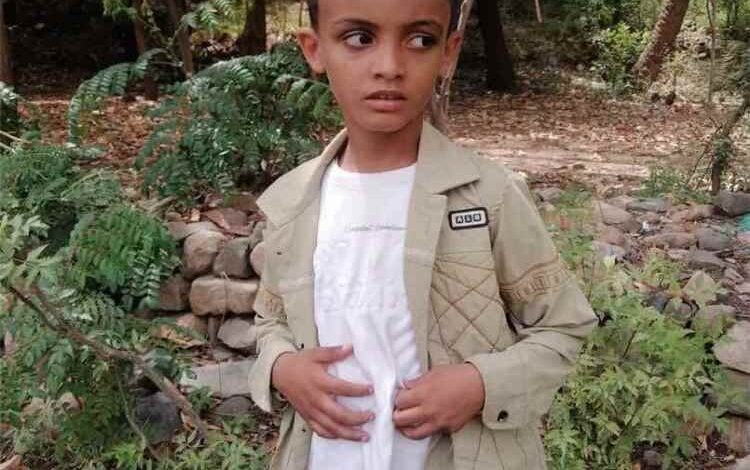 المشهد اليمني - فارق الحياة بحضن طفله.. قناص حوثي يقنص مواطن غربي تعز