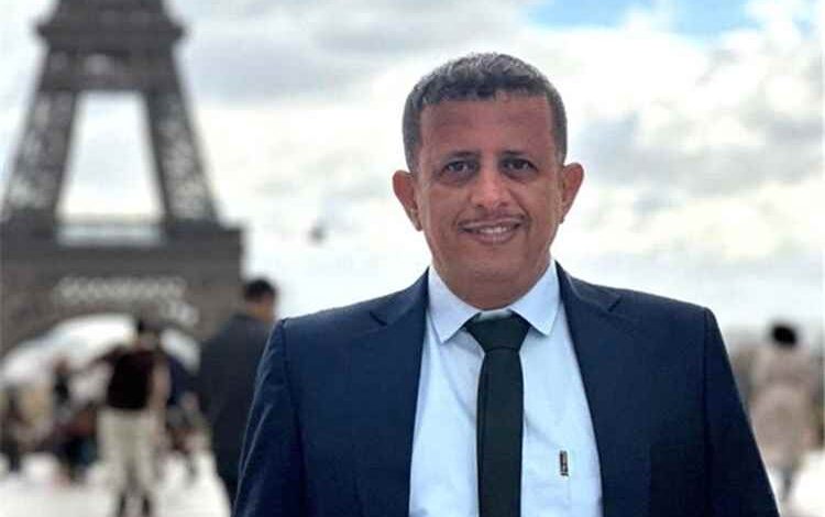 المشهد اليمني - فتحي بن لزرق: أقسم بالله أن 98% من السياسيين والإعلاميين يتخذون من القضية الجنوبية مجالاً للتكسب