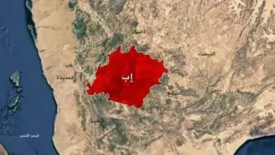 في إب | موجة إحراق ونهب السيارات تتسع بالمحافظة .. محامٍ ضحية جديدة