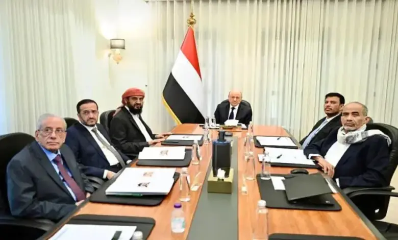 في اليمن | (الرئاسي) يقر اجراءات عسكرية ويؤكد جاهزية القوات المسلحة لبدء معركة التحرير وانهاء الحوثيين