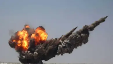 في تصعيد خطير | انفجارات عنيفة تهز مأرب.. والمليشيا الحوثية تقصف مخيمات النازحين بثلاثة صواريخ باليستية أُطلقت من المحويت