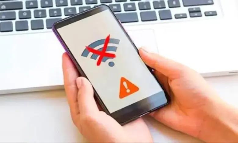 في شبوة .. انقطاع مفاجئ للاتصالات والإنترنت عن مناطق بينها عتق عاصمة المحافظة