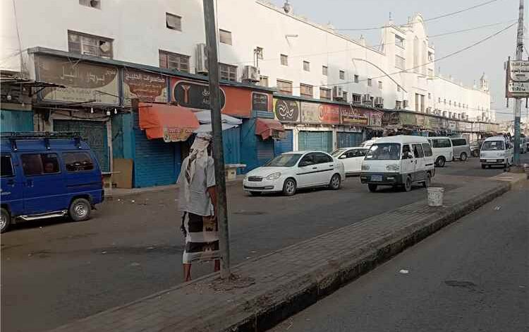 قبل شروق الشمس.. ادعاءات الانتقالي المنحل بوجود «عصيان مدني» في عدن تثير السخرية