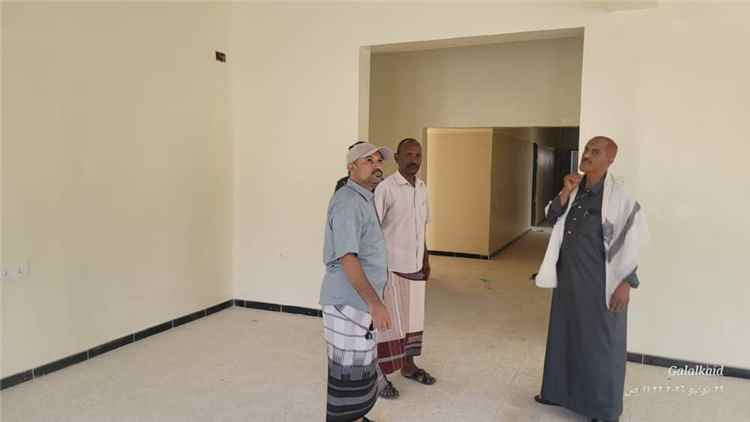 قبيل افتتاحه الرسمي.. مأمور المسيمير ورئيس المحكمة يتفقدان جاهزية المجمع الحكومي والقضائي