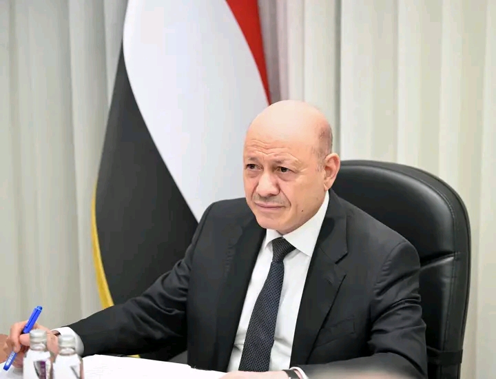 قرار عسكري رئاسي بتوسيع الضربات الجوية والصاروخية ضد الحوثيين