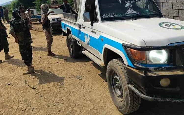 قوات أمن أبين تنفذ عملية أمنية في منطقة ميكلان وتضبط مطلوباً ومضبوطات