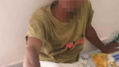 قوات أمن المنشآت تضبط شخصا أثناء محاولته سرقة ممتلكات من مبنى نيابة المعلا الابتدائية