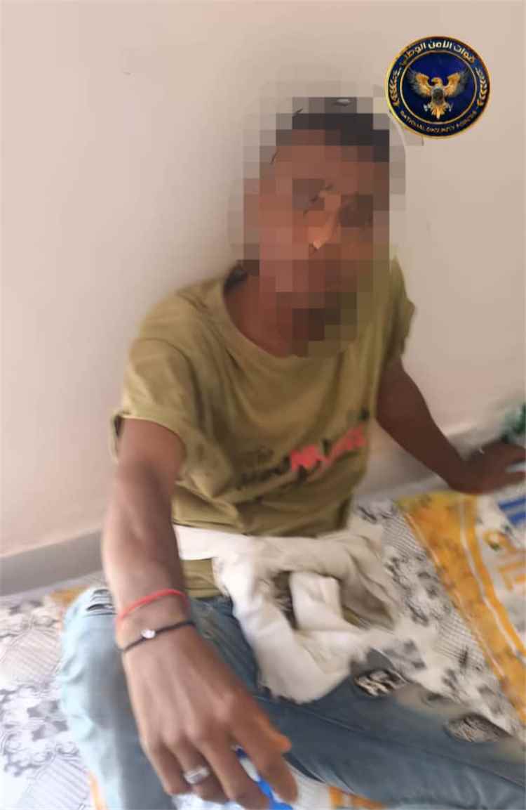 قوات أمن المنشآت تضبط شخصا أثناء محاولته سرقة ممتلكات من مبنى نيابة المعلا الابتدائية