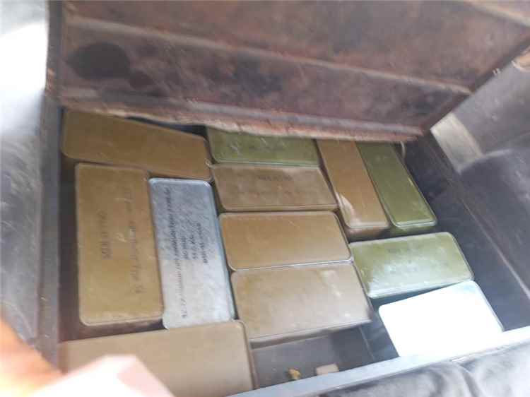 قوات الأمن الوطني بنقطة الحسيني بمحافظة لحج تضبط 24 صفيحة ذخائر مهربة
