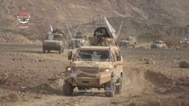 قوات العمالقة الجنوبية تنفذ تمريناً تكتيكياً بالذخيرة الحية لرفع الاستعداد القتالي