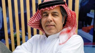 كاتب سعودي يفتح النار على وزير في الحكومة: اليمن يحترق وأنتم تتحدثون عن استعادة دور أحد الأحزاب