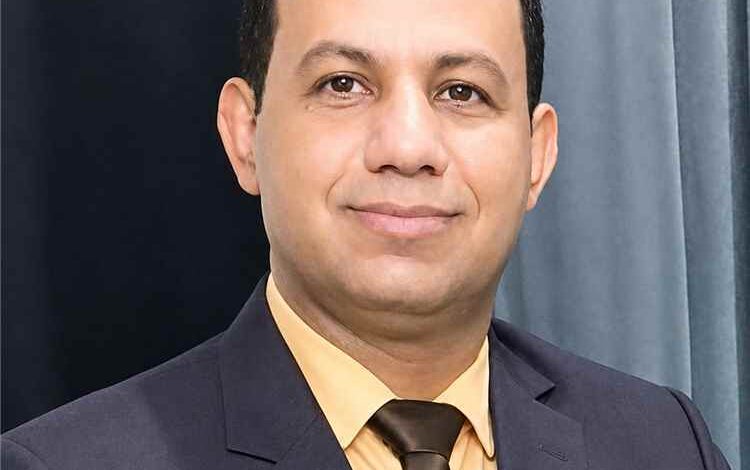 كاتب سياسي: الحو-ثي يلاحق الجياع والأصوات الناقلة لمعاناتهم بعد نهب مقدرات اليمنيين